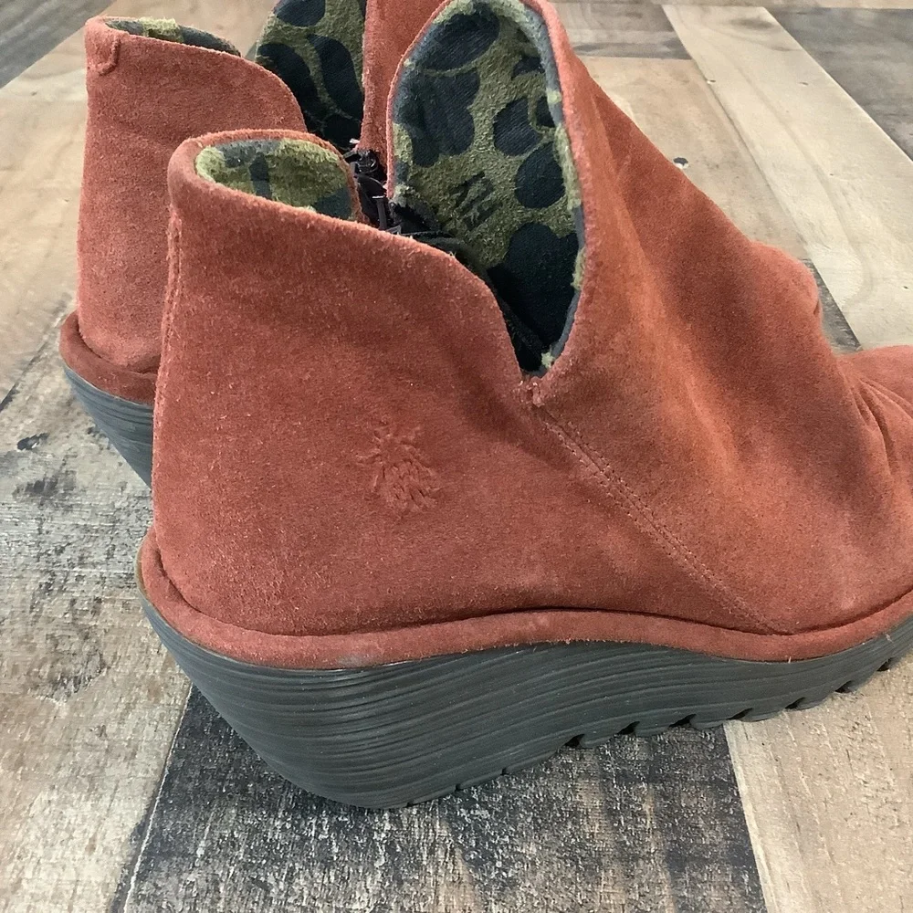 Fly London Yip Slouchy Suede Wedge Ankle Boots 39 8/8.5